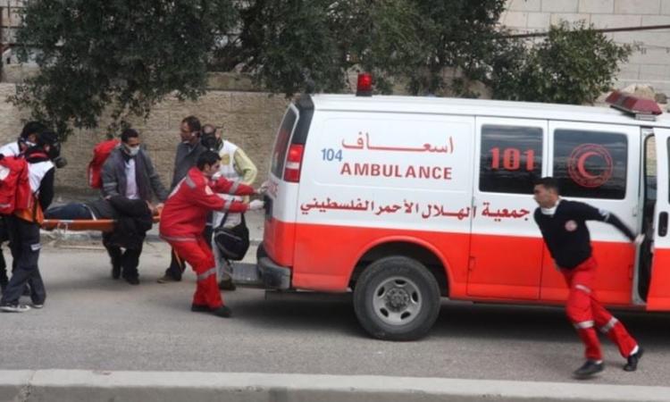 العدو الصهيوني يصيب شابا بالرصاص الحي ويعتقل 3 آخرين خلال اقتحام نابلس