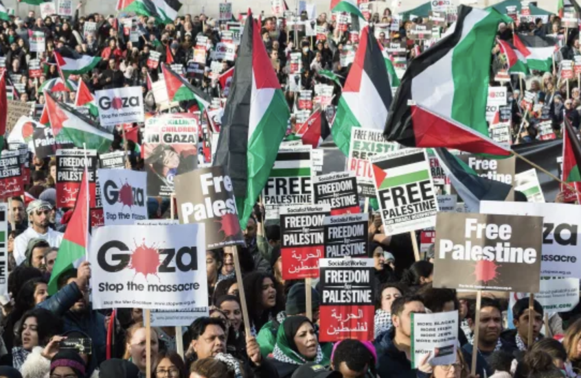 احتجاجات واسعة في لندن تنديداً بحظر جماعة “تحرك من أجل فلسطين”