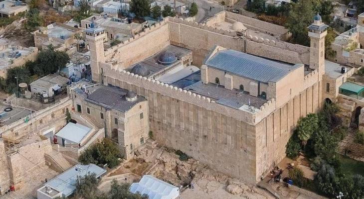العدو الصهيوني يسحب صلاحيات إدارة المسجد الإبراهيمي من بلدية الخليل