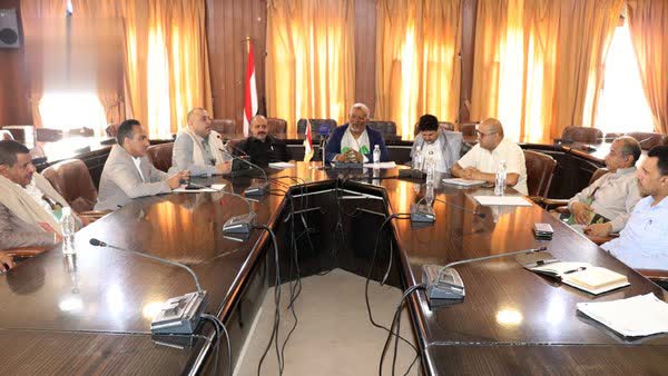اجتماع برئاسة باجعالة لمناقشة الجوانب التنظيمية الداخلية بوزارة الشؤون الاجتماعية