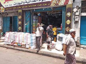 المحافظات المحتلة..أزمات معيشية خانقة.. تفضح أكاذيب انخفاض الصرف