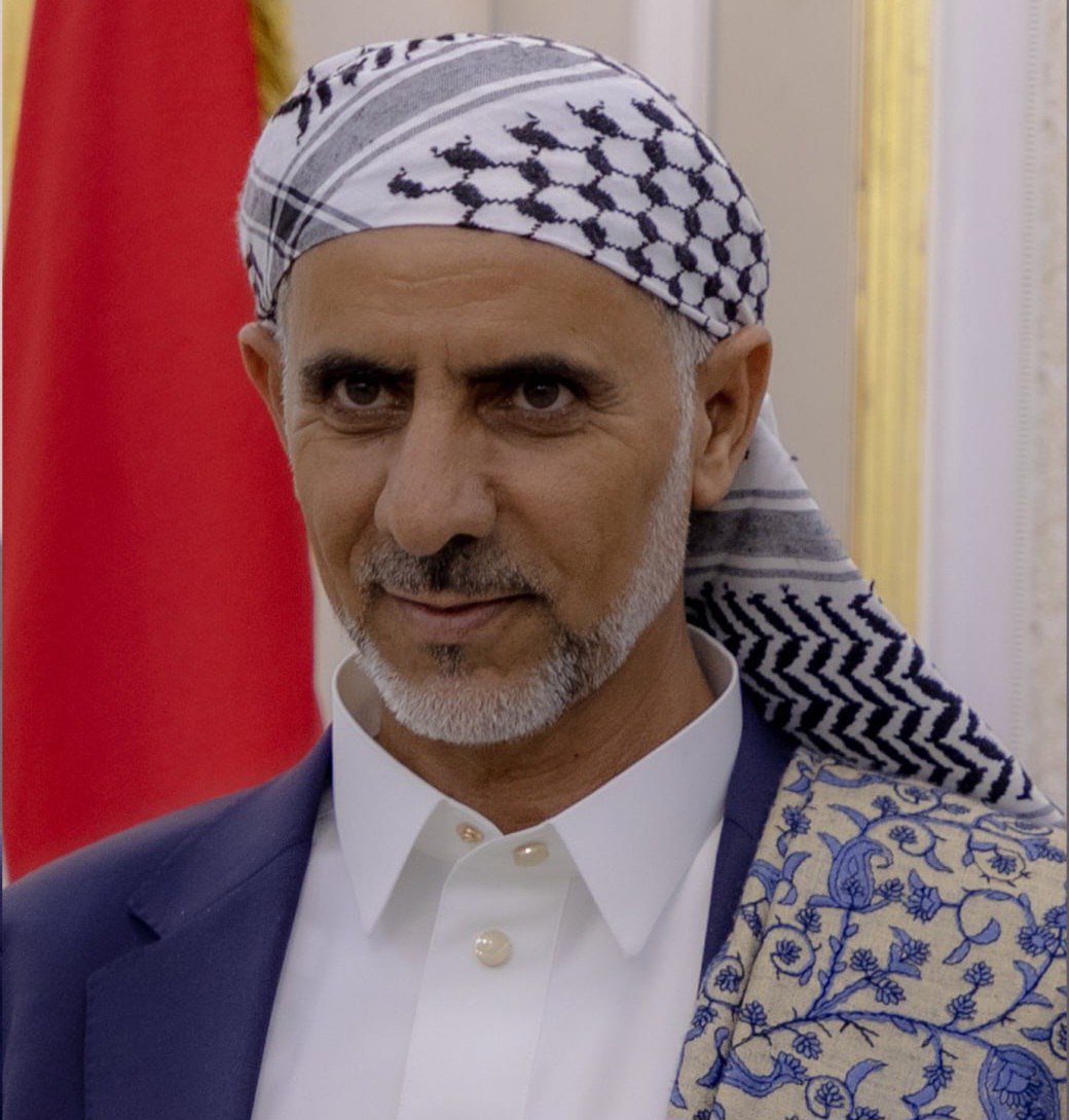 العلامة مفتاح يهنئ قائد الثورة والرئيس المشاط بالعيد الحادي عشر لثورة 21 سبتمبر
