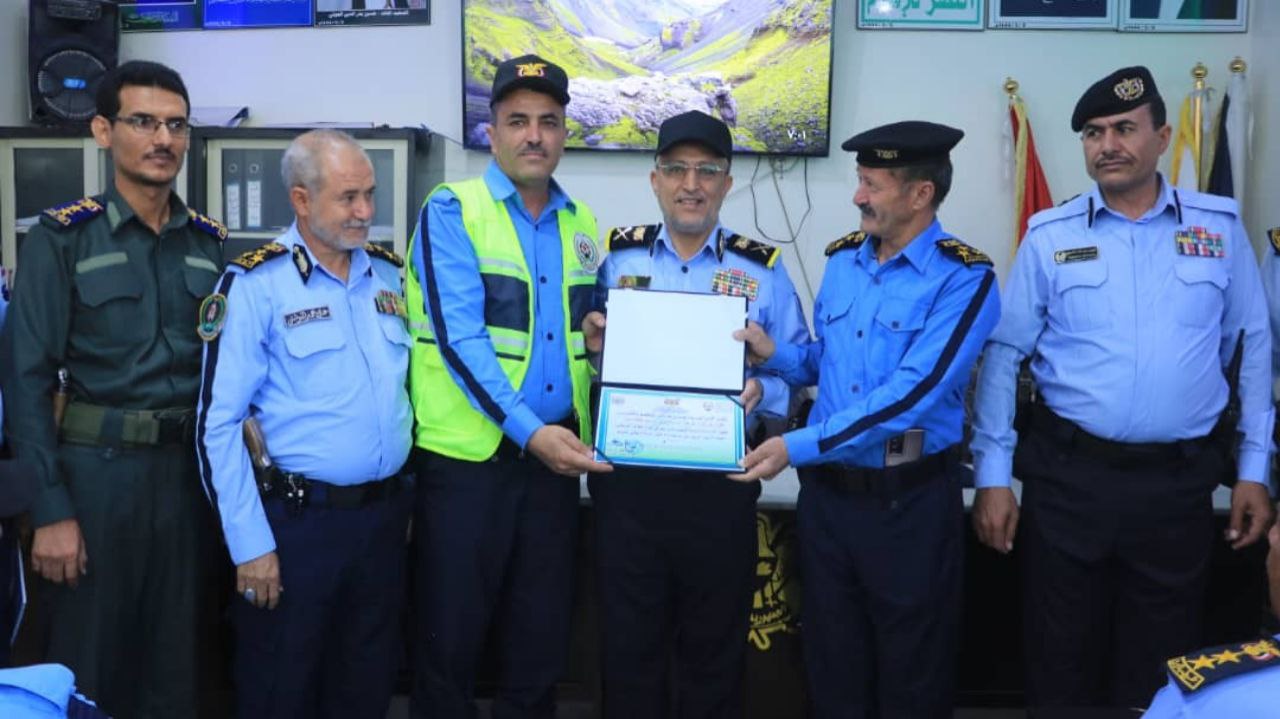 مدير المرور يكرم قيادات مرور صنعاء لجهودها في إنجاح خطة المولد النبوي