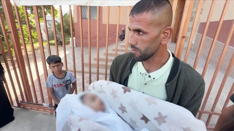 “جودة العطار”.. رضيع فلسطيني اغتاله العدو الصهيوني في منطقة زعم أنها “آمنة”