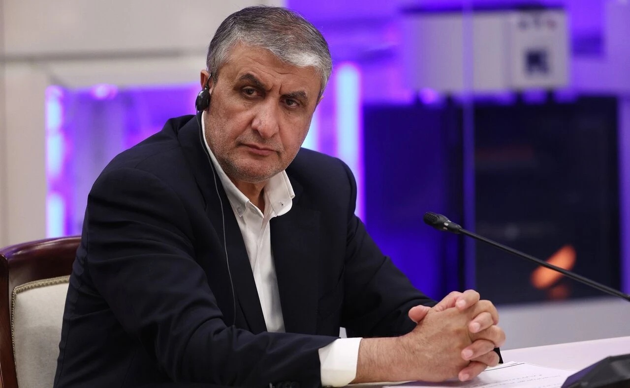 اسلامي ردا على وزير الطاقة الأمريكي : طهران لا تتلقى الأوامر من أحد