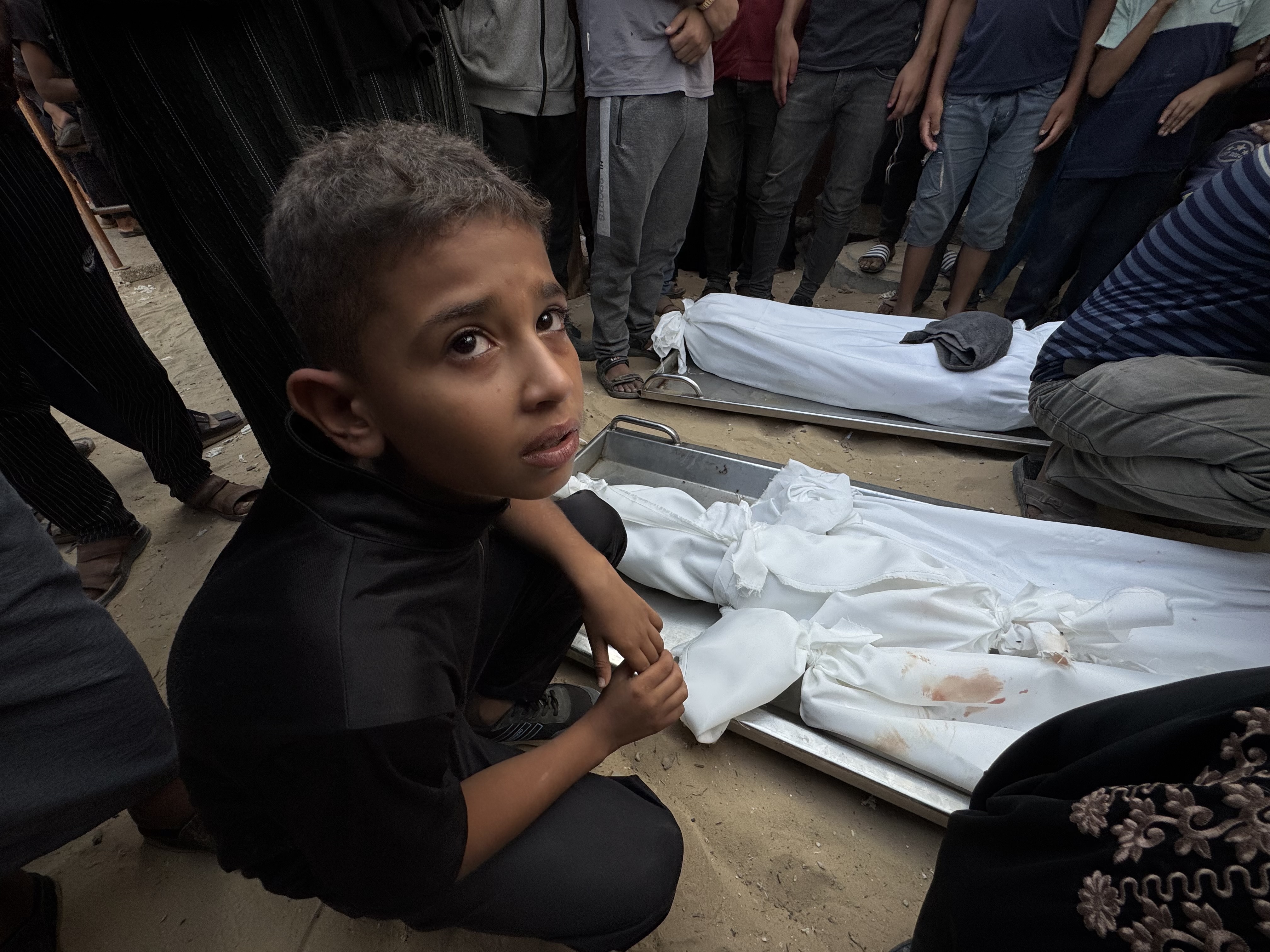 استشهاد 79 مواطناً فلسطينياً بنيران وغارات العدو الصهيوني على قطاع غزة
