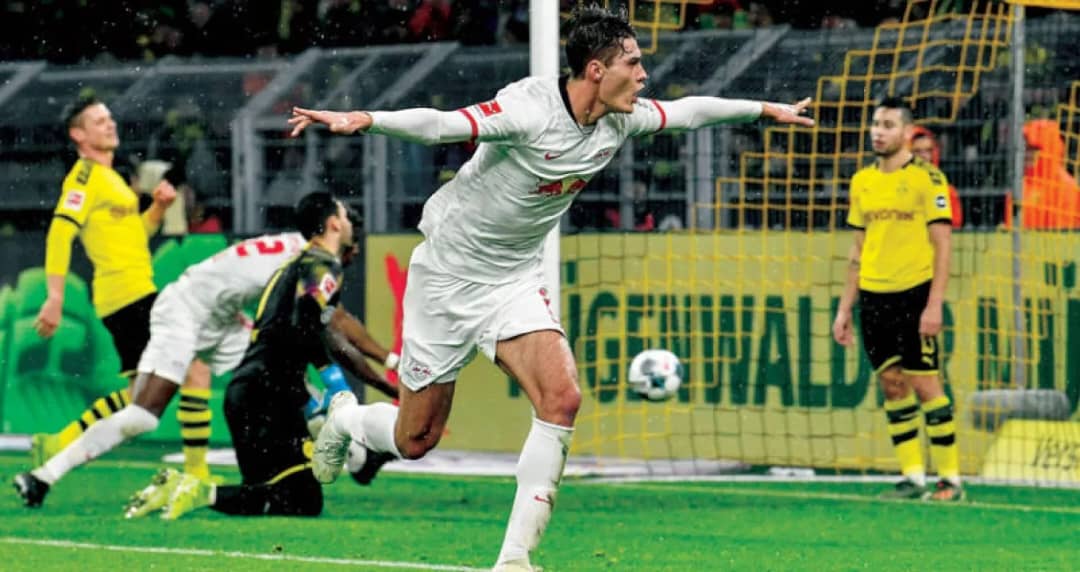 لايبزيغ يعرقل دورتموند ويمنح هدية لبايرن في الدوري الألماني