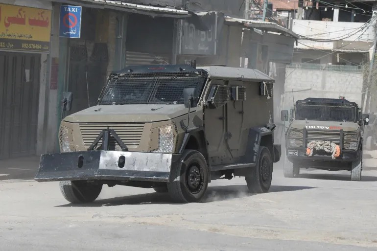 العدو الإسرائيلي ينفذ اعتداءات واسعة في الضفة الغربية