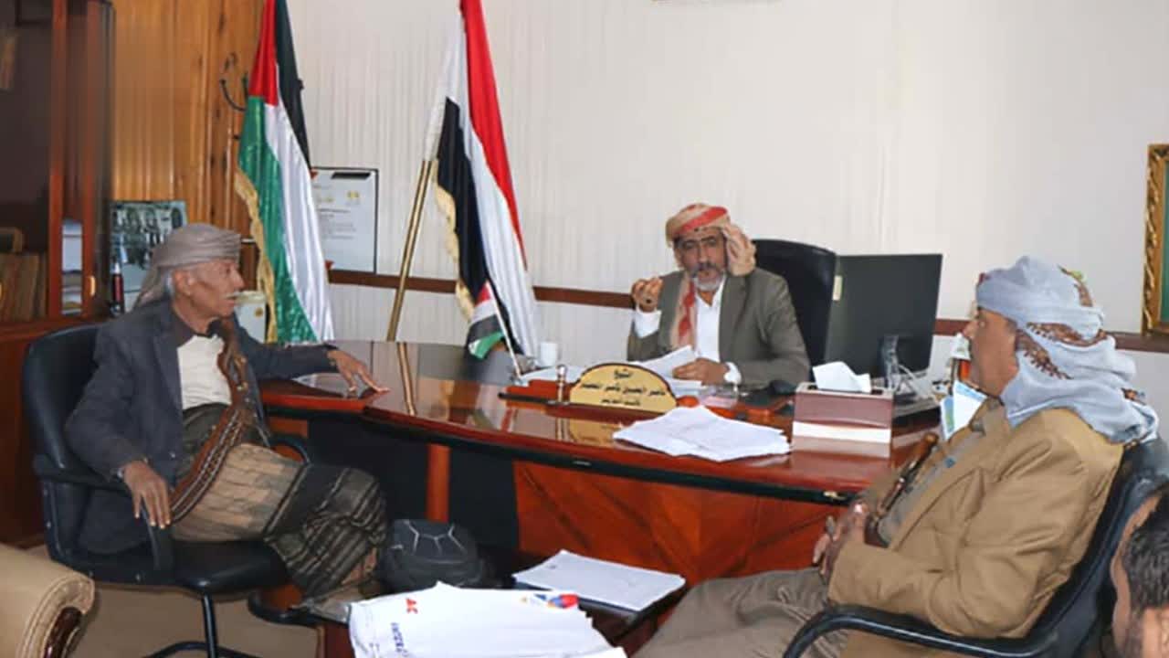 نائب وزير الإدارة والتنمية المحلية يلتقي محافظي حضرموت والمهرة