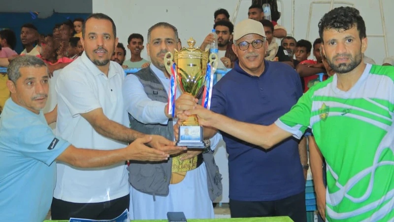 فريق اليرموك يحرز كأس الشهيد الدكتور المولّد في الحديدة