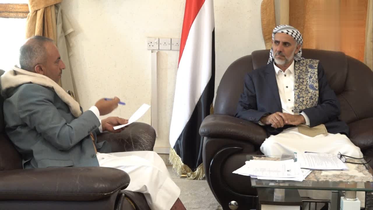العلامة مفتاح يناقش مع الحوالي مستوى الإنجاز السنوي لوزارة الخدمة المدنية