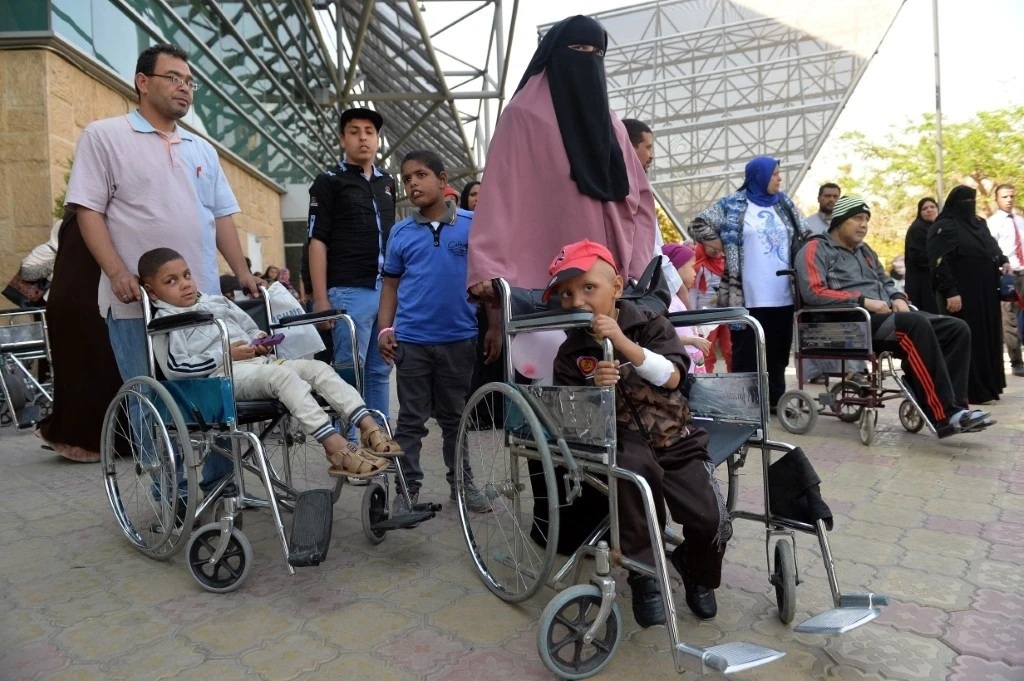 سبعة أطفال فلسطينيين جرحى من غزة يصلون سويسرا لتلقي العلاج