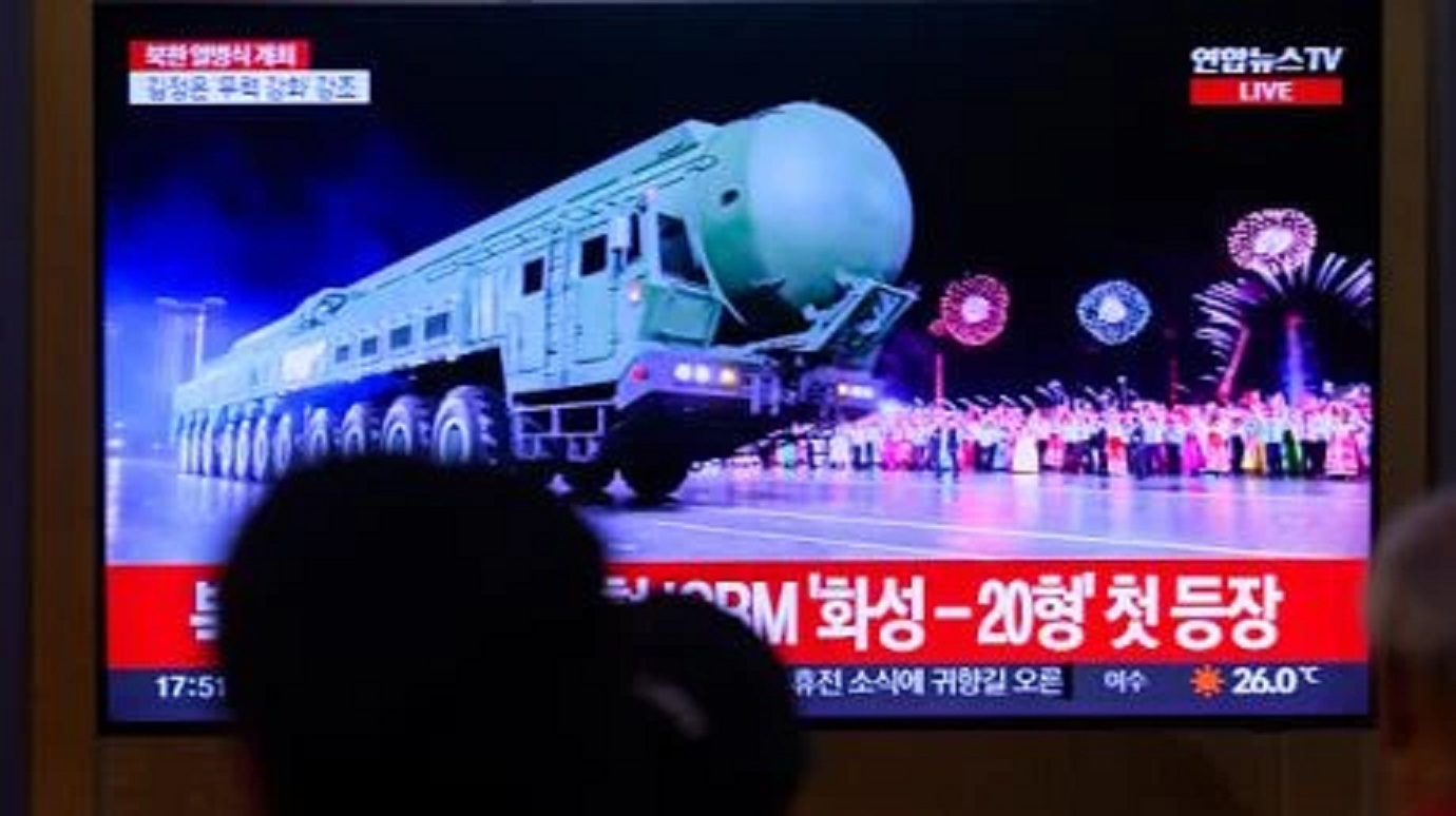 بيونغ يانغ تختبر صواريخ كروز استراتيجية عشية زيارة ترامب لكوريا الجنوبية