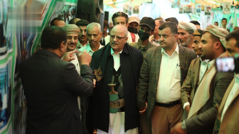 النعيمي يفتتح معرض صور الشهيد الدكتور الرباعي وشهداء وزارة الزراعة والثروة السمكية