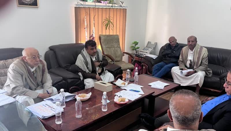 الاطلاع على سير العمل في مكتب الصحة بالأمانة