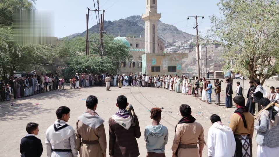 وقفات شعبية في تعز وفاءً للشهداء وتأكيدًا على استمرار التعبئة