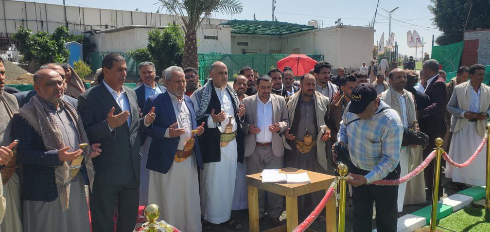 القائم بأعمال رئيس مكافحة الفساد يزورون أضرحة الرئيس الصماد والرهوي والغُماري