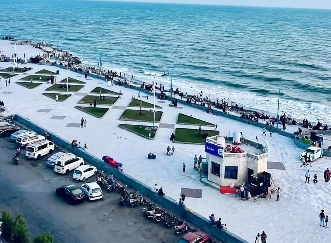 مشروع تأهيل كورنيش مدينة الحديدة.. إنجاز نوعي بعد سنوات من الإهمال