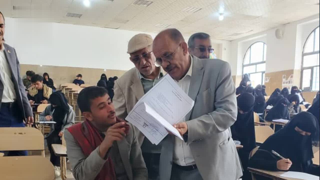 تفقد سير اختبارات الفصل الأول في جامعة عمران