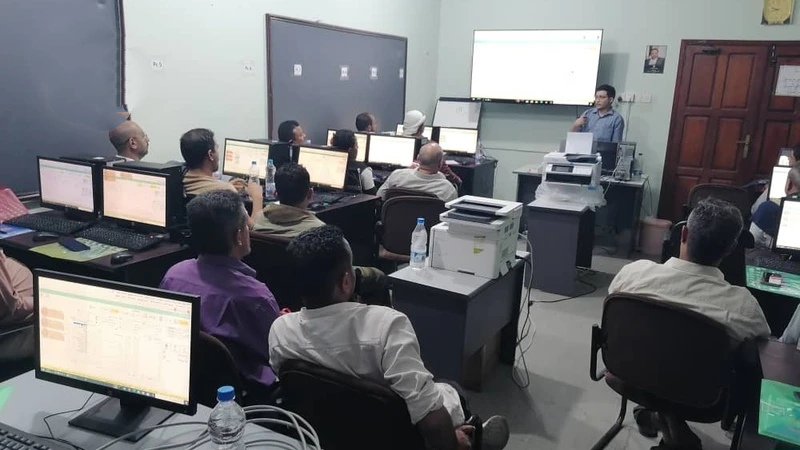 بدء دورة لتأهيل موظفي هيئة الأراضي في الحديدة على نظام تتبع الإجراءات