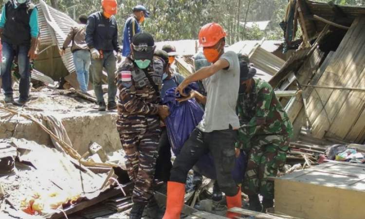 عشرات المصابين من جراء انفجار بمسجد في إندونيسيا