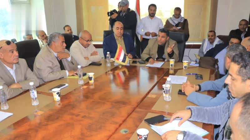 اجتماع برئاسة بادر يناقش أوضاع مناطق كهرباء المحافظات