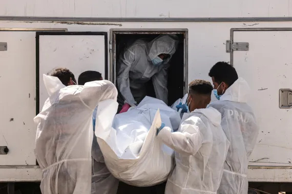 وصول 15 من جثامين الشهداء إلى مجمع ناصر الطبي في غزة