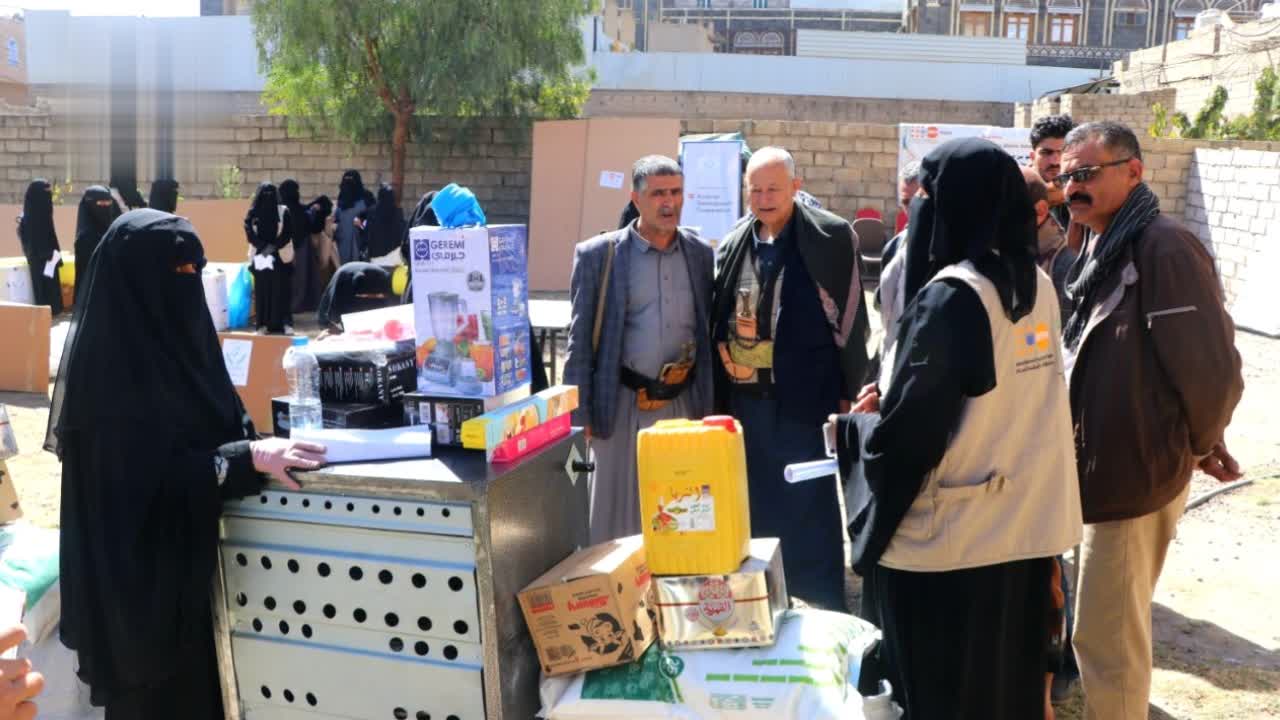 توزع مشاريع التمكين الاقتصادي لـ 15 أسرة في ذمار