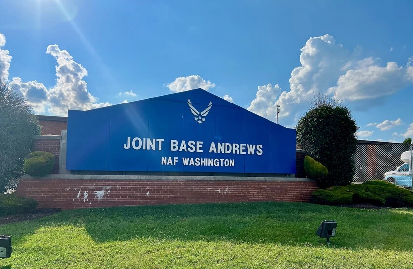 شبكة CNN: نقل عدة أشخاص من قاعدة عسكرية أمريكية إلى المستشفى بعد فتح طرد مشبوة