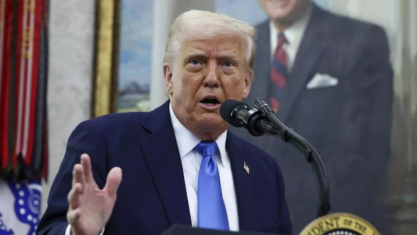 ترامب يوقع الموازنة المؤقتة وينهي أطول إغلاق حكومي في تاريخ أمريكا