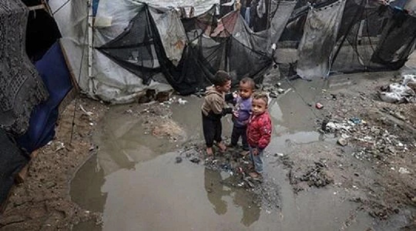 بلدية غزة: خيام النازحين تحولت إلى مصب لسيول الأمطار