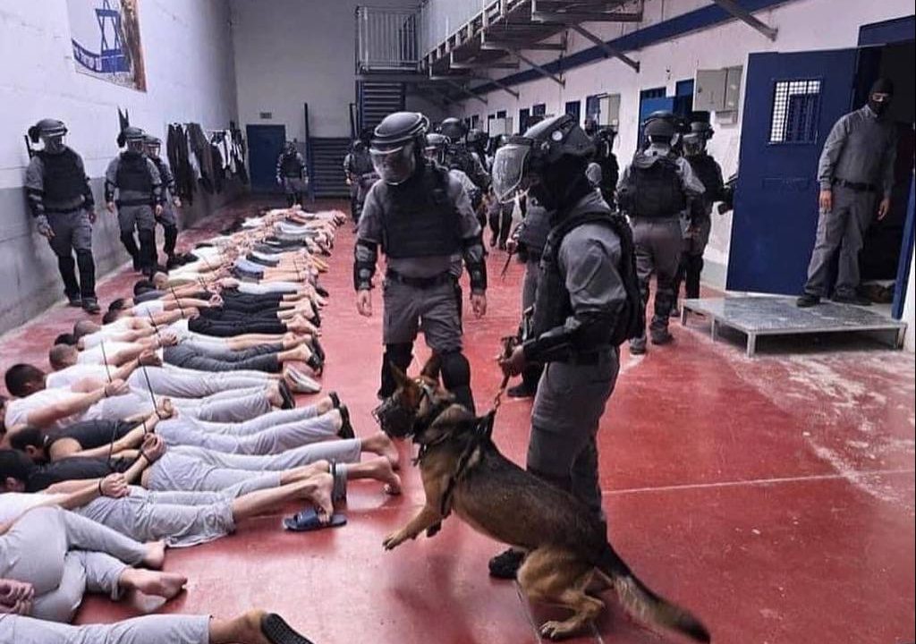 مؤسسات الأسرى: 9300 أسير فلسطيني في سجون العدو بينهم عشرات النساء ومئات الأطفال