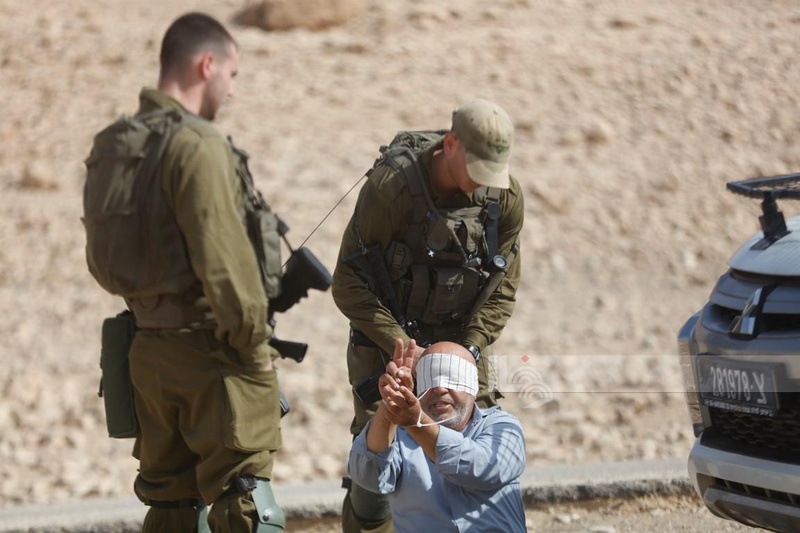 العدو الإسرائيلي يعتقل طاقم إسعاف و6 فلسطينيين في الضفة