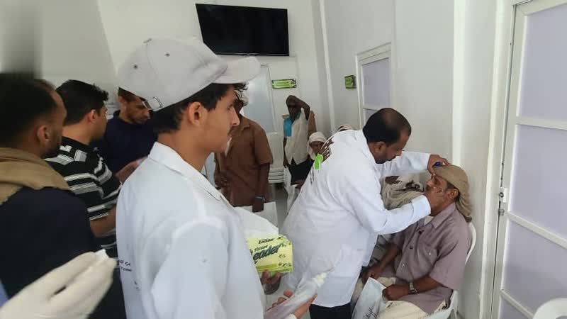 اختتام المخيم الـ20 للعيون في الحديدة