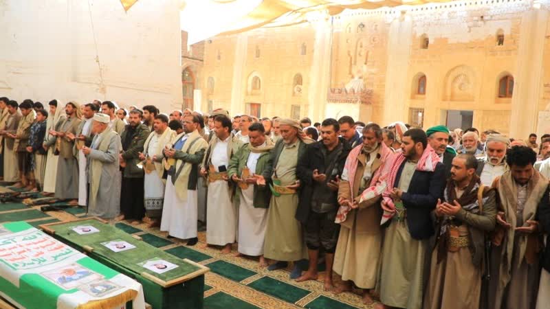 تشييع مهيب لجثمان المجاهد محمد العياني والشهيد عبدالخالق رقيل بصعدة