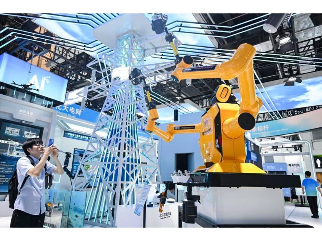 الصين: صناعة الذكاء الاصطناعي الأساسية تتجاوز 142 مليار دولار في عام 2025