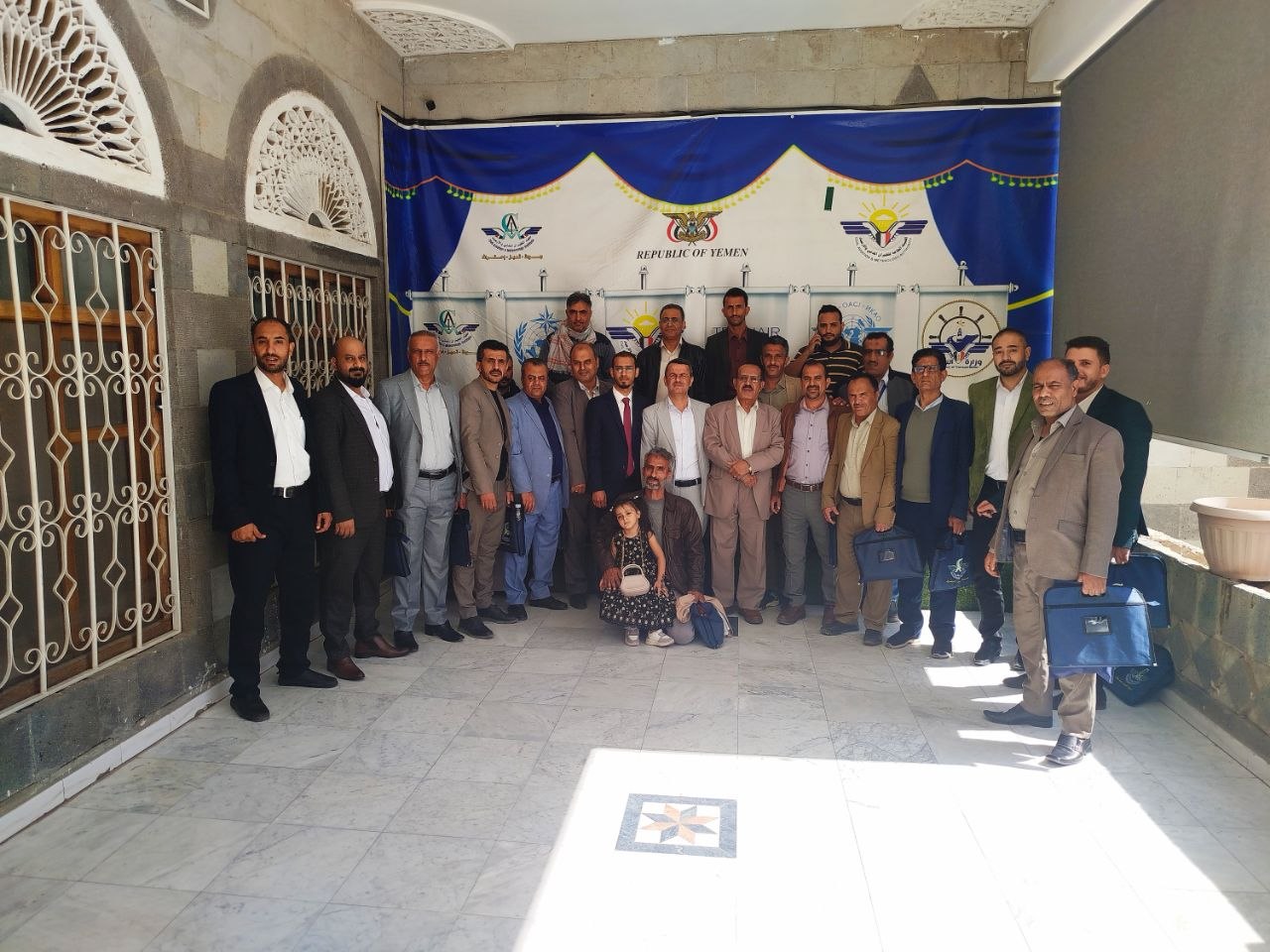 “تنمية المهارات” ومعهد الطيران ينهيان تأهيل 23 كادراً في التشريعات الجوية