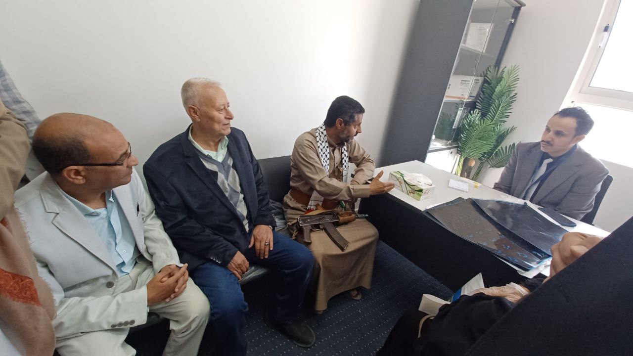 تدشين مخيم طبي مجاني لأمراض العمود الفقري في مستشفى ذمار