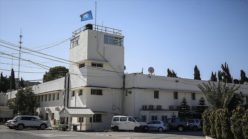 العدو الإسرائيلي يصادق على قطع الكهرباء والماء عن مكاتب “الأونروا”