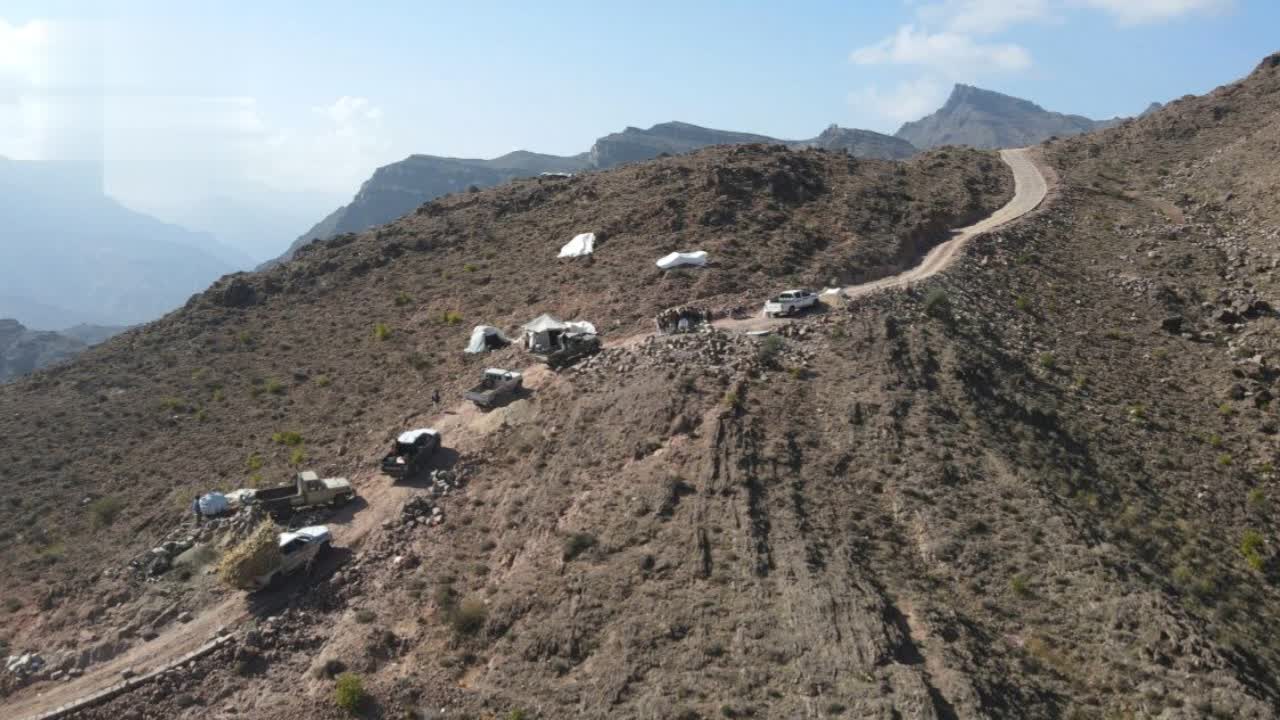 تدشين مُبادرة استكمال رصف طريق “نُوادة – ركف” في جبل الشرق بذمار