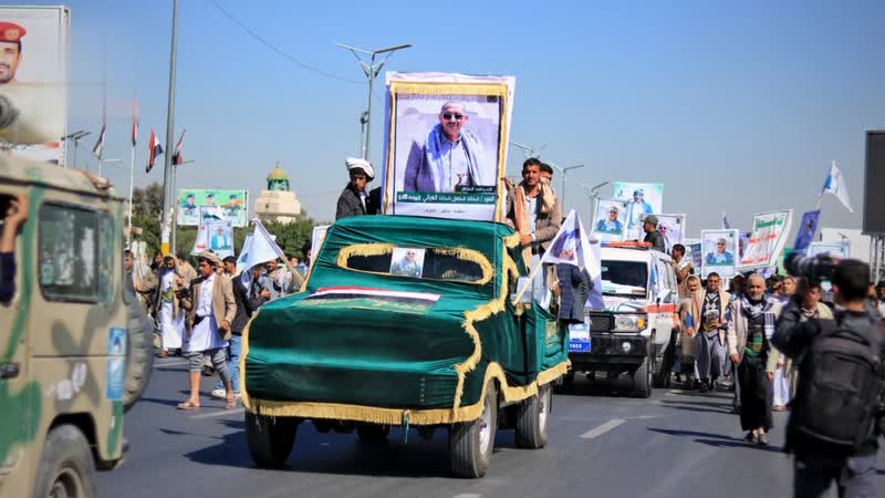 بموكب جنائزي مهيب.. تشييع جثمان الفقيد المجاهد محمد محسن العياني بصنعاء