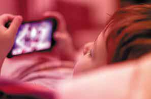 كيف نتعامل مع تأثير الإنترنت على أولادنا؟