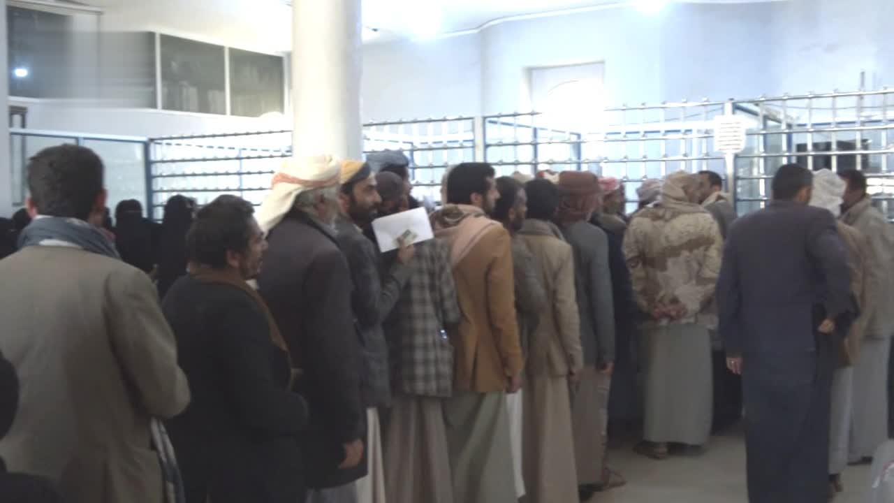 تدشين صرف المساعدات النقدية لأكثر من 16 ألف أسرة فقيرة في عمران