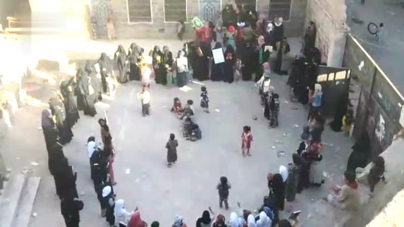 وقفة نسائية في الحيمة الداخلية تنديدًا بالإساءة للقرآن الكريم