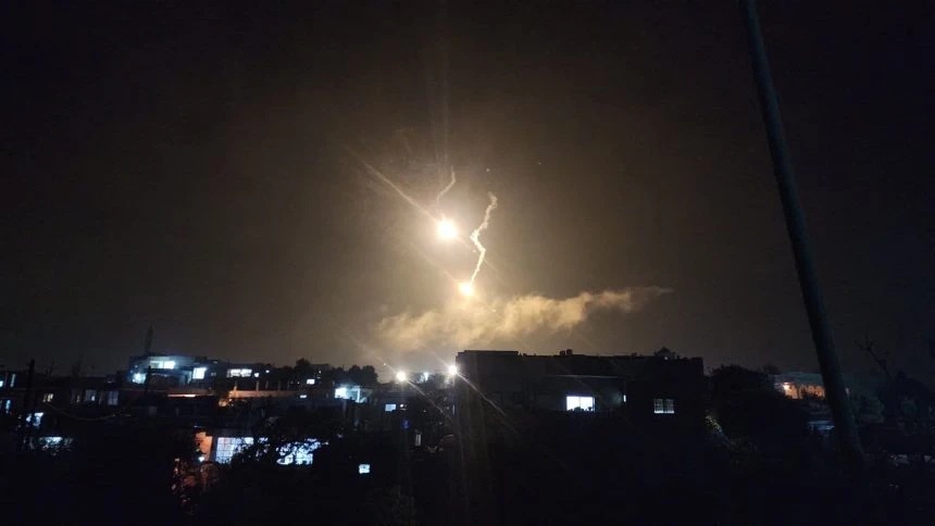 سوريا: مروحيات العدو الاسرائيلي تحلق فوق حوض اليرموك غربي درعا