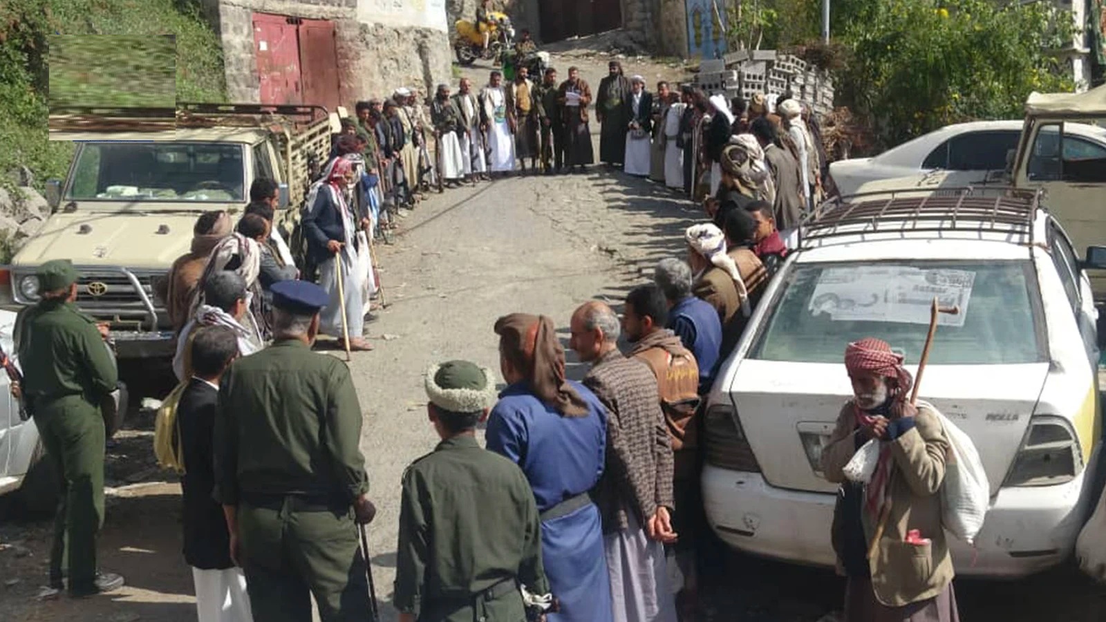 مسيرة ووقفة مسلحة بمديرية صعفان تأكيدًا على الجهوزية وتنديدًا بالإساءة للقرآن الكريم