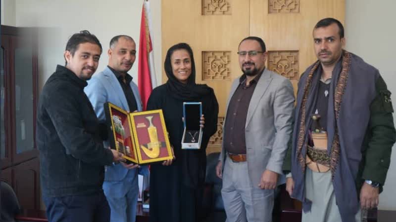 السفير المتوكل يلتقي مديرة منظمة “هاندي كامب” بمناسبة انتهاء فترة عملها في اليمن