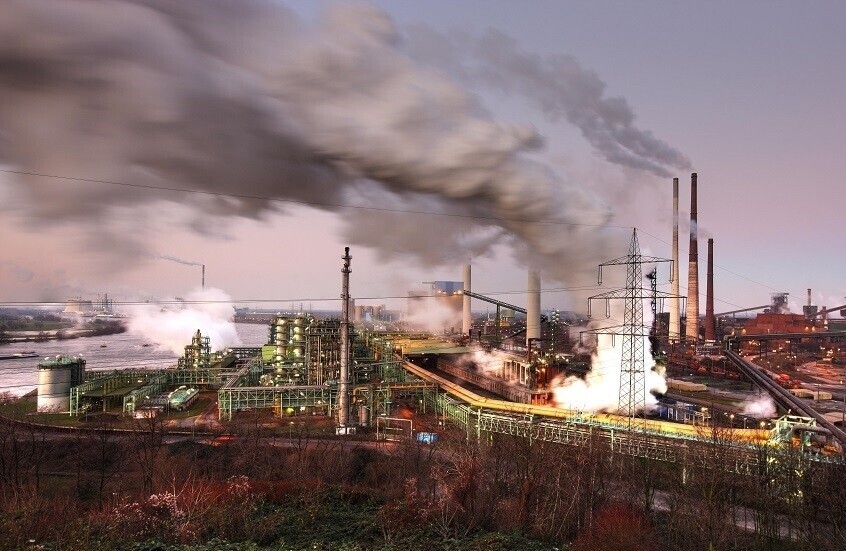 دراسة تحذر: ملوثات الهواء تؤثر في نمو دماغ المراهقين