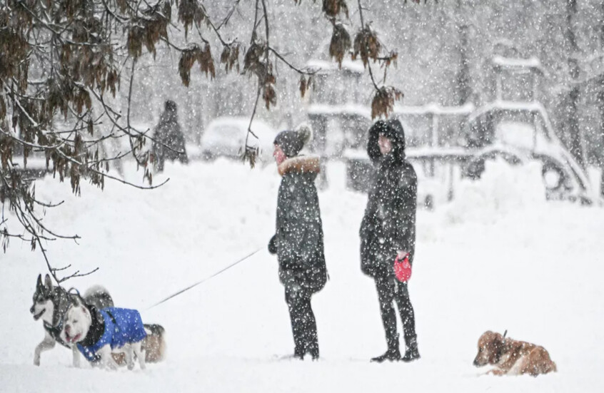 موسكو تشهد أسوأ عاصفة ثلجية منذ 56 عاماً وتسجيل أرقام قياسية