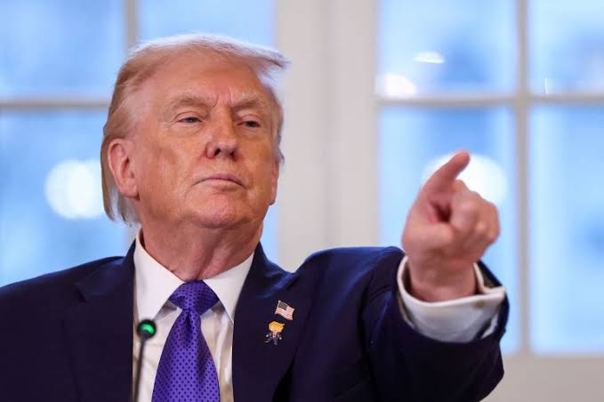 ترامب يهدد بفرض تعريفات جمركية على الدول التي لا توافق على خطته بشأن غرينلاند